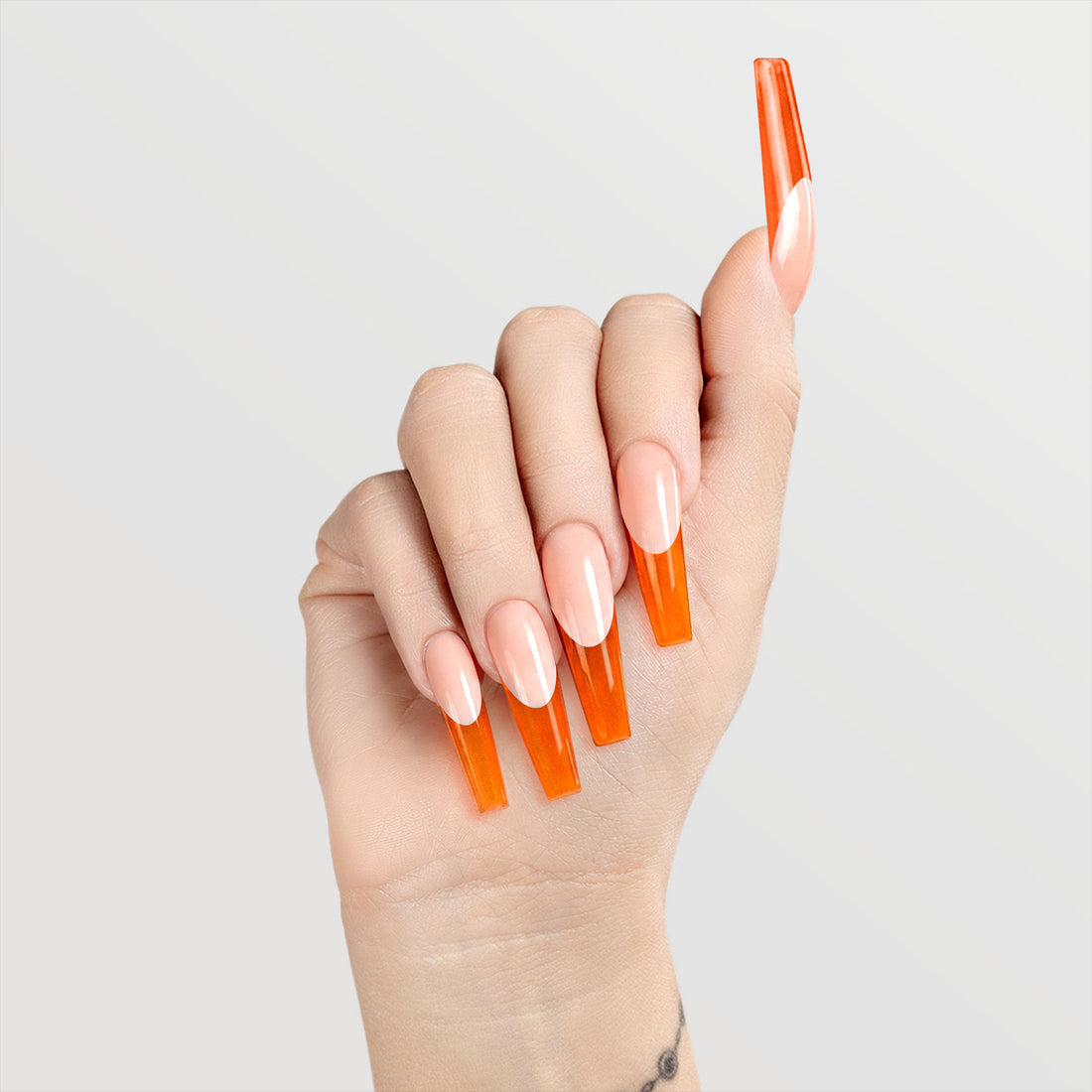 Swatch Chaun Legend Glaze Gel Polish bottle Aperol Spritz LGG03 Professional gel polish, 15 ml (0.5 fl oz), featured in the Glaze Collection