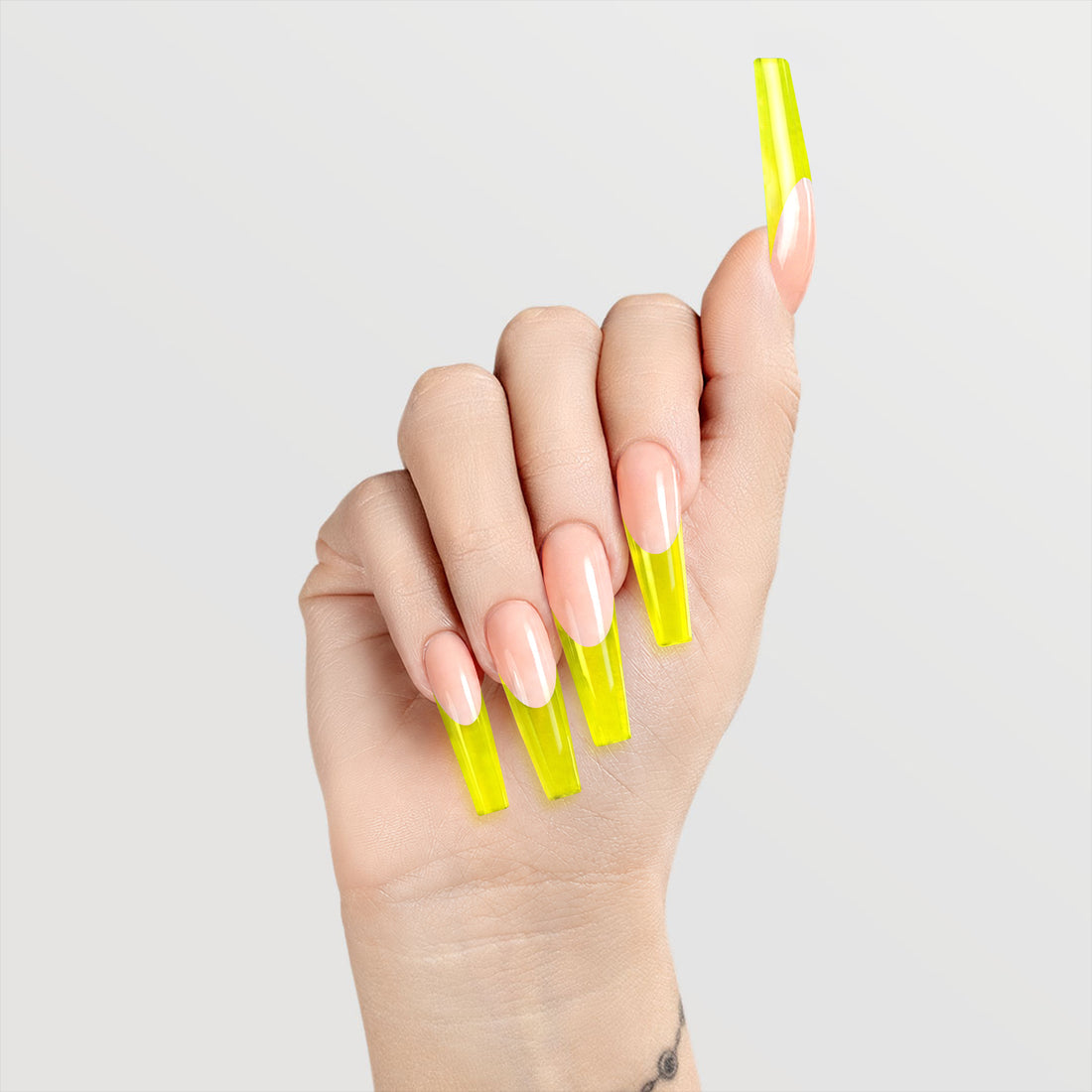 Chaun Legend Glaze Gel Polish bottle Lemon Drop LGG04 Professional gel polish, 15 ml (0.5 fl oz), featured in the Glaze Collection